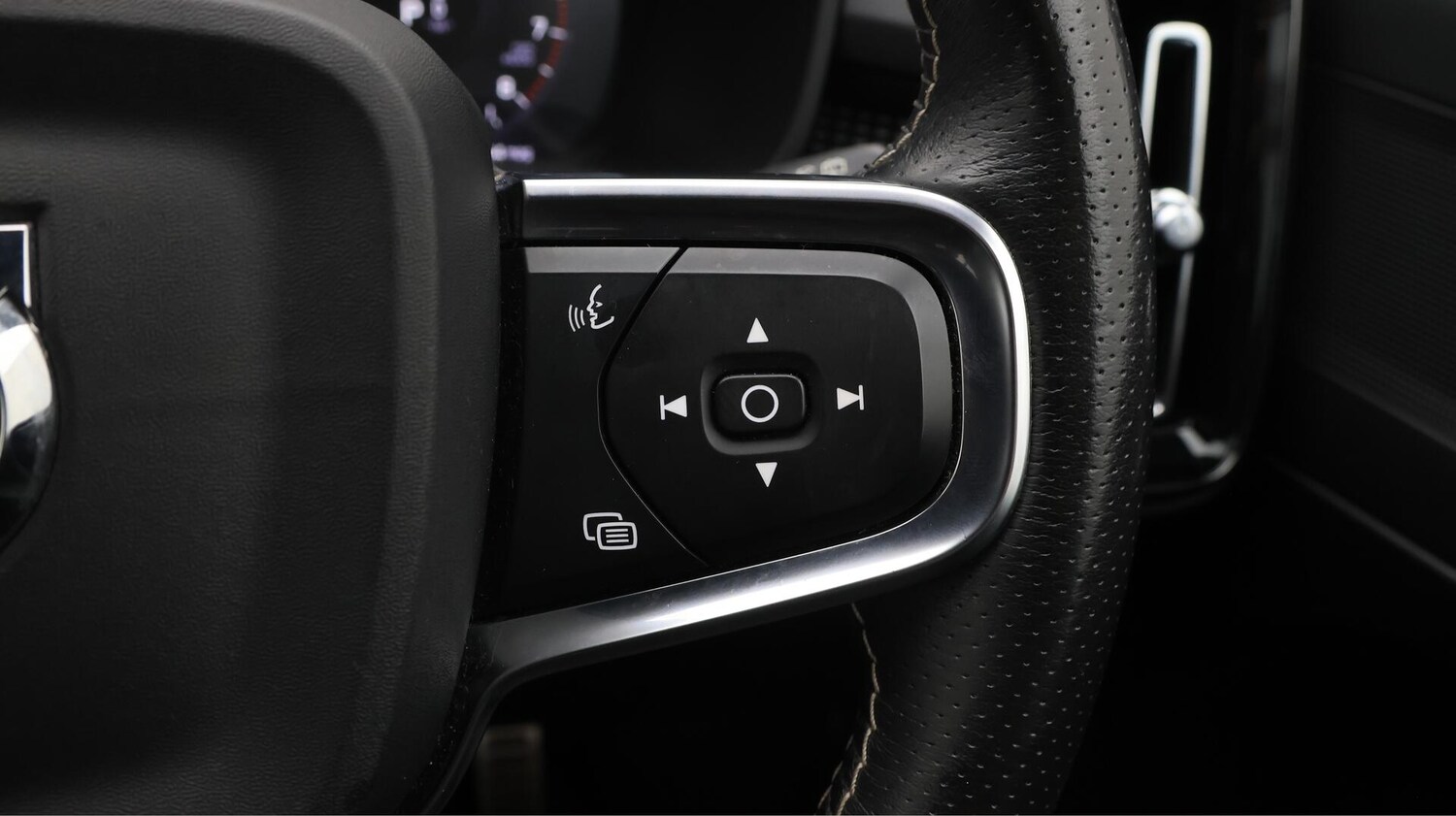 Used Volvo XC40 2021 for sale - 76458059: Photo 25