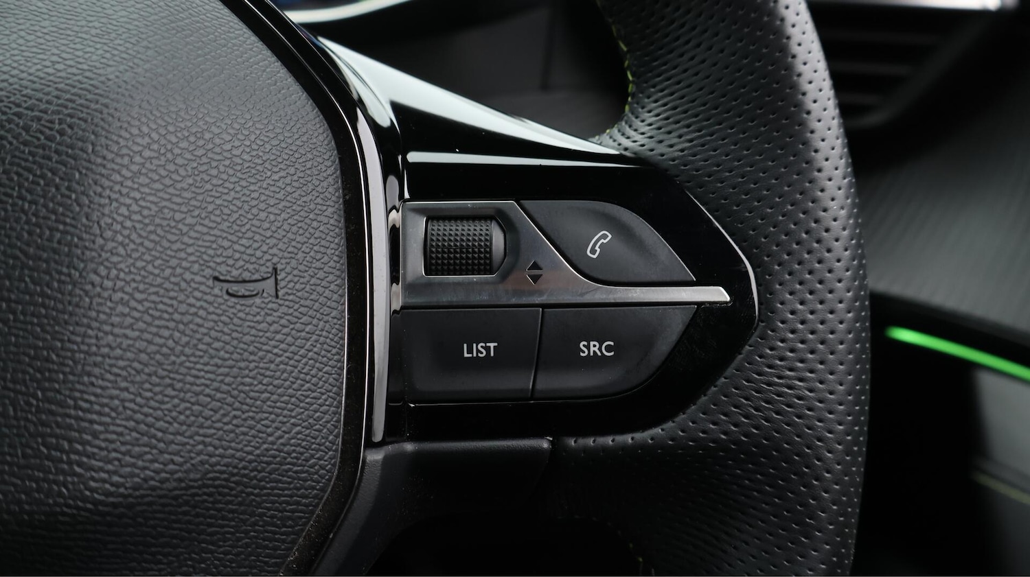 Used Peugeot E-2008 2021 for sale - 76388097: Photo 27