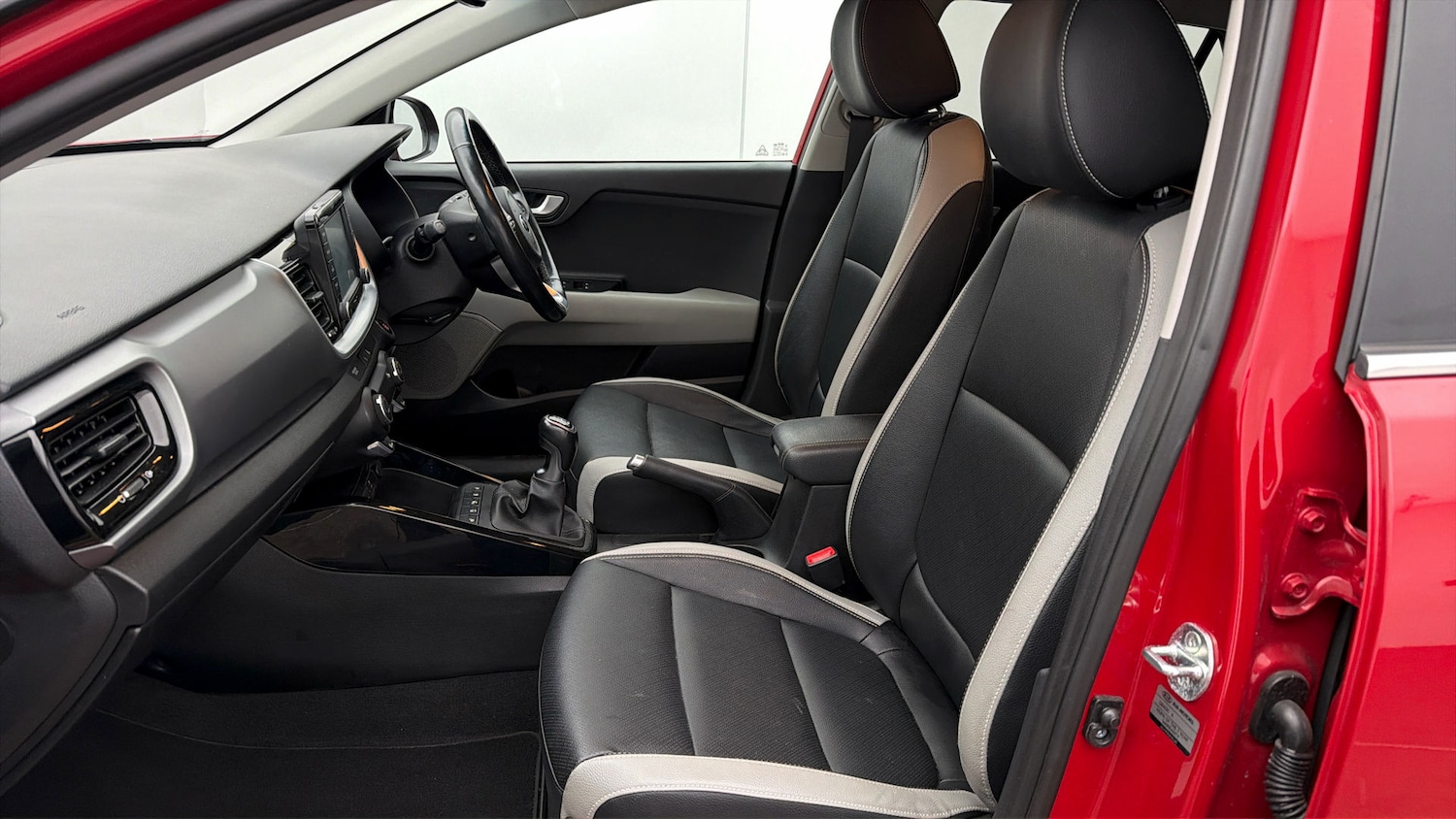 Used Kia Stonic 2019 for sale - 78038727: Photo 13