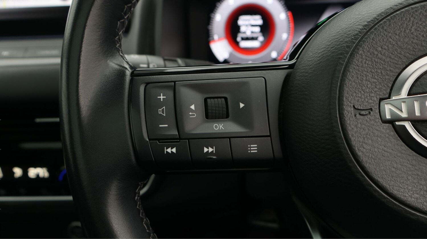 Used Nissan Qashqai for sale - 77365641: Photo 23