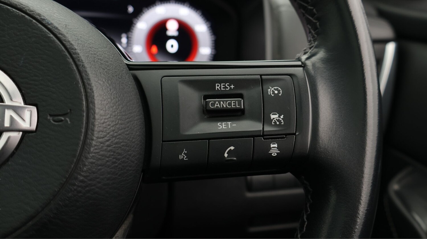 Used Nissan Qashqai for sale - 77365641: Photo 24