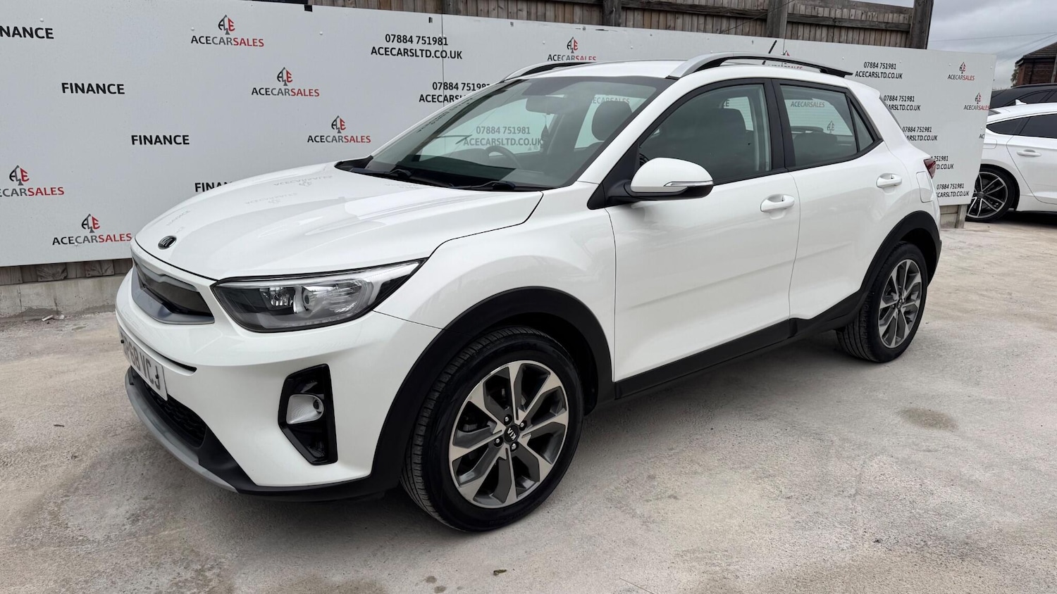 Used Kia Stonic 2019 for sale - 76953433: Photo 4