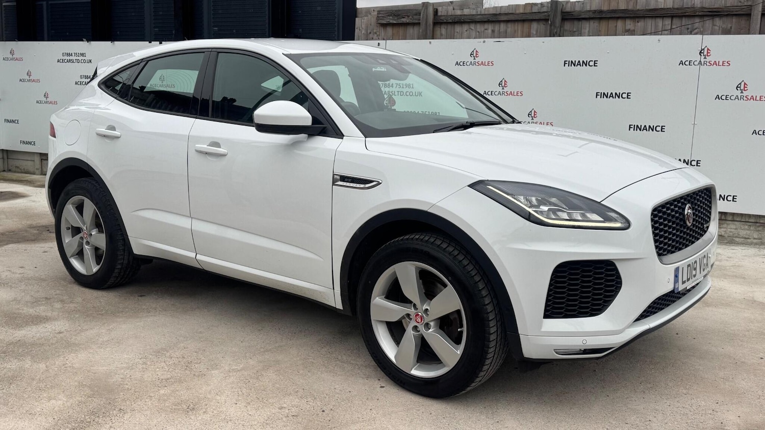Used Jaguar E-Pace 2019 for sale - 77331453: Photo 2
