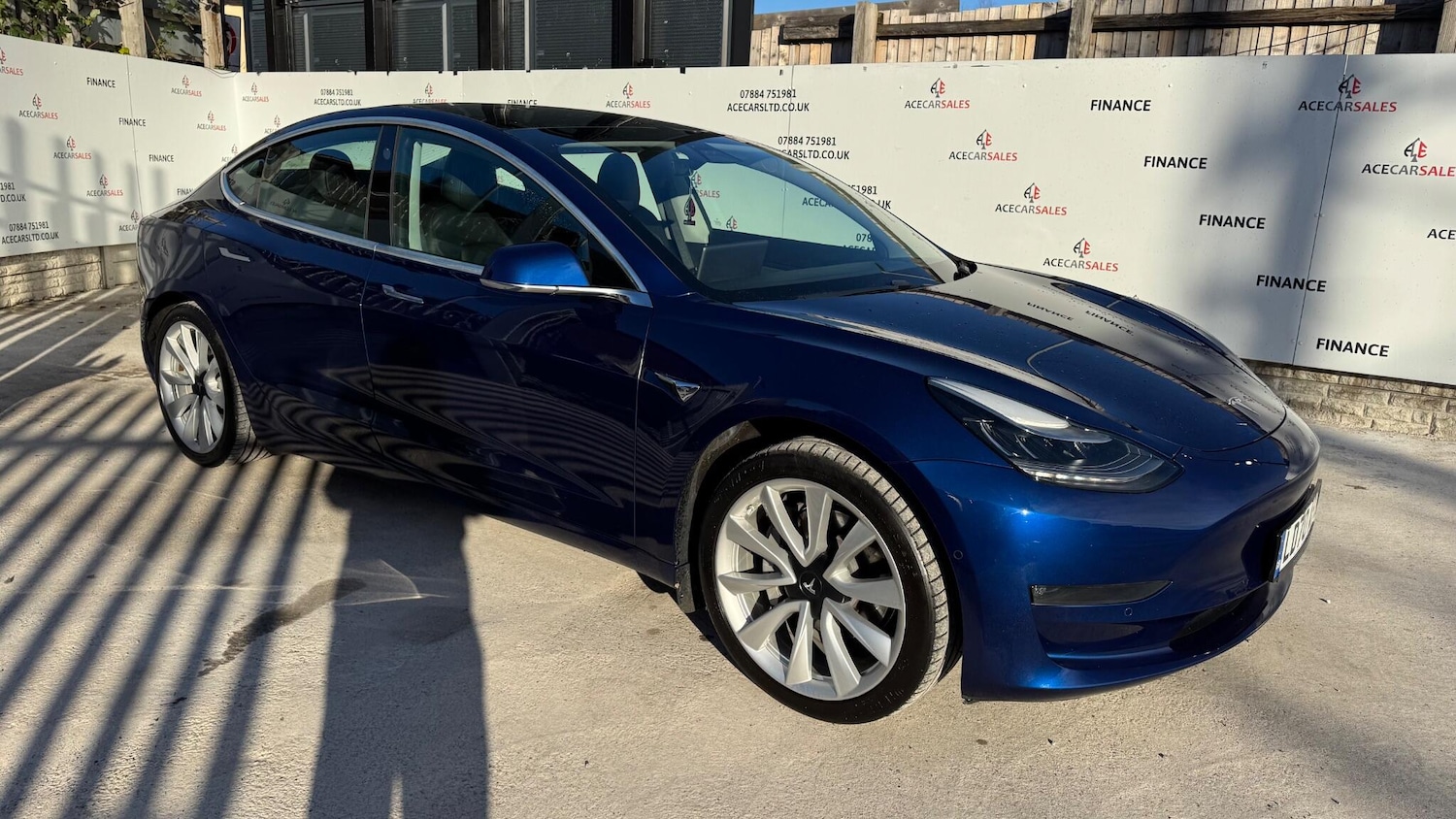 Used Tesla Model 3 2020 for sale - 76645958: Photo 2
