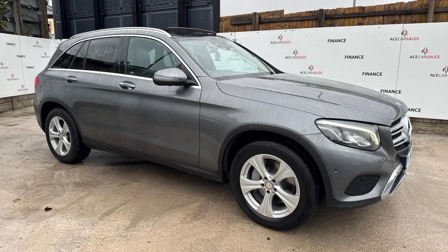 Used Mercedes-Benz GLC 2016 for sale - 76562327: Photo 2