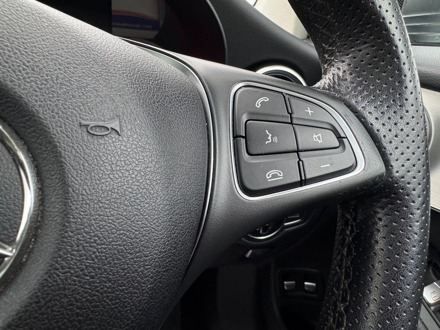 Used Mercedes-Benz GLC 2016 for sale - 76562327: Photo 35