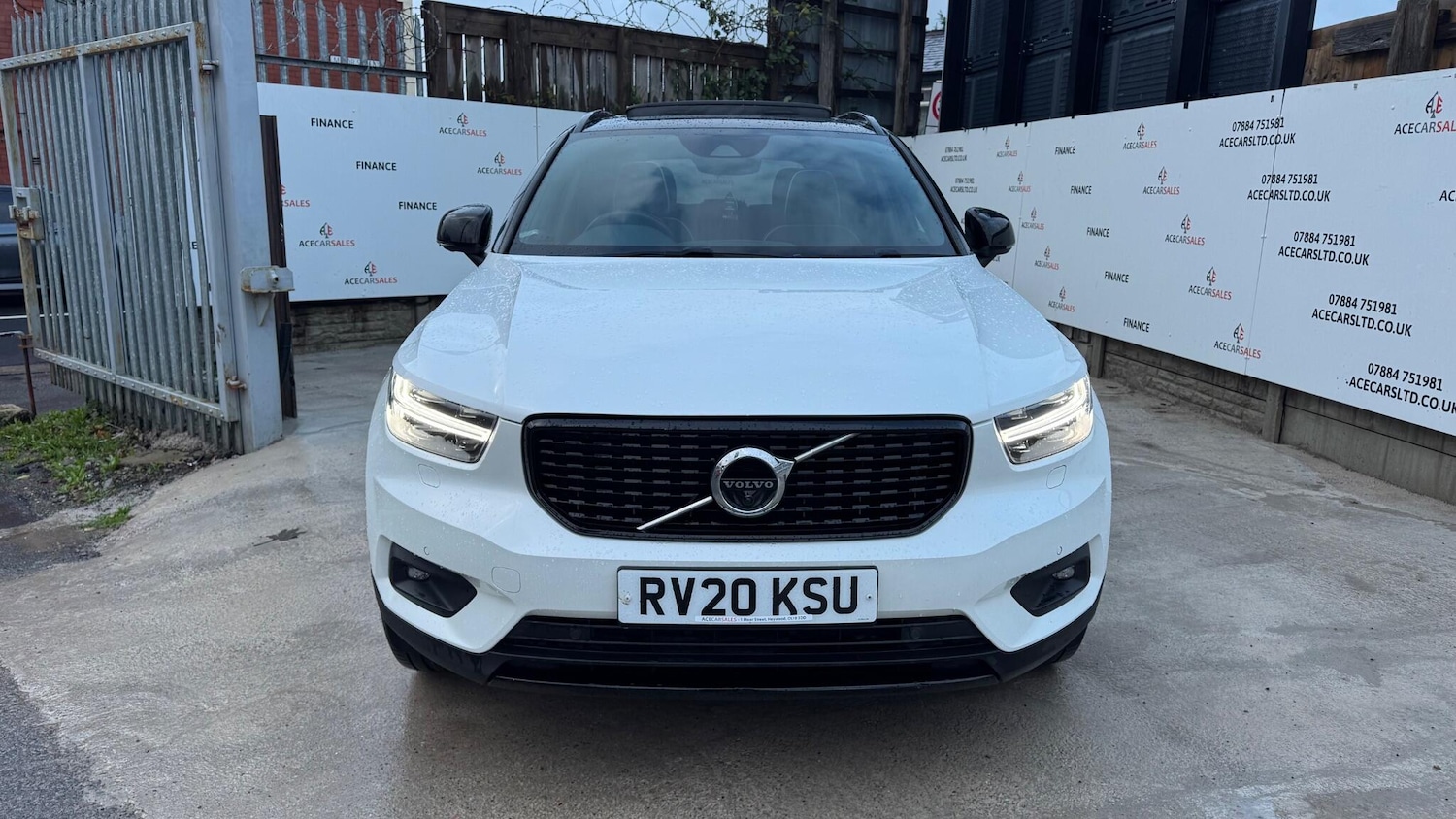 Used Volvo XC40 2020 for sale - 76620431: Photo 3