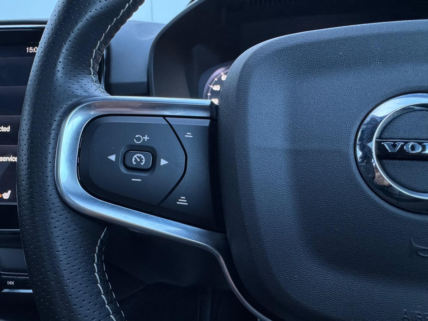 Used Volvo XC40 2020 for sale - 76620431: Photo 32