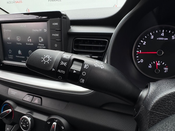 Used Kia Stonic 2019 for sale - 75646285: Photo 28