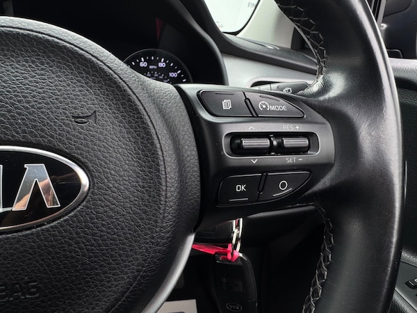 Used Kia Stonic 2019 for sale - 75646285: Photo 31