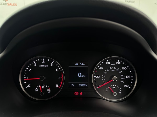 Used Kia Stonic 2019 for sale - 75646285: Photo 44