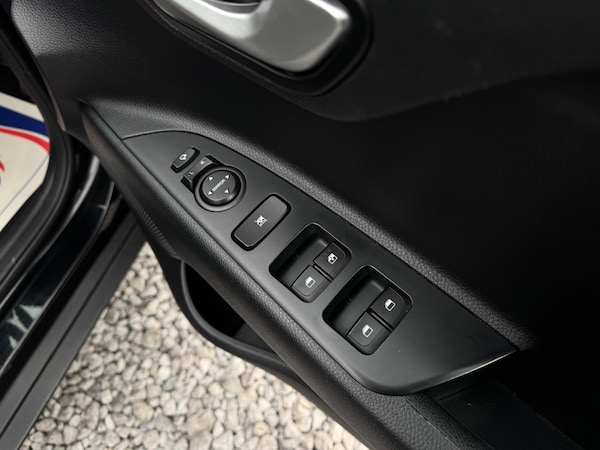 Used Kia Stonic 2019 for sale - 75646285: Photo 48