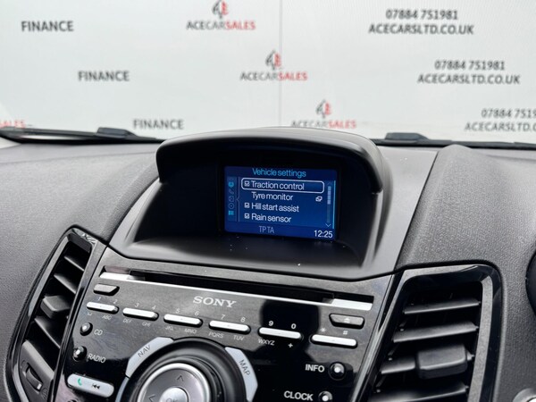 Used Ford Fiesta 2015 for sale - 75670833: Photo 42