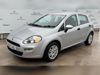 Used Fiat Punto 2017 for sale - 77191880: Photo