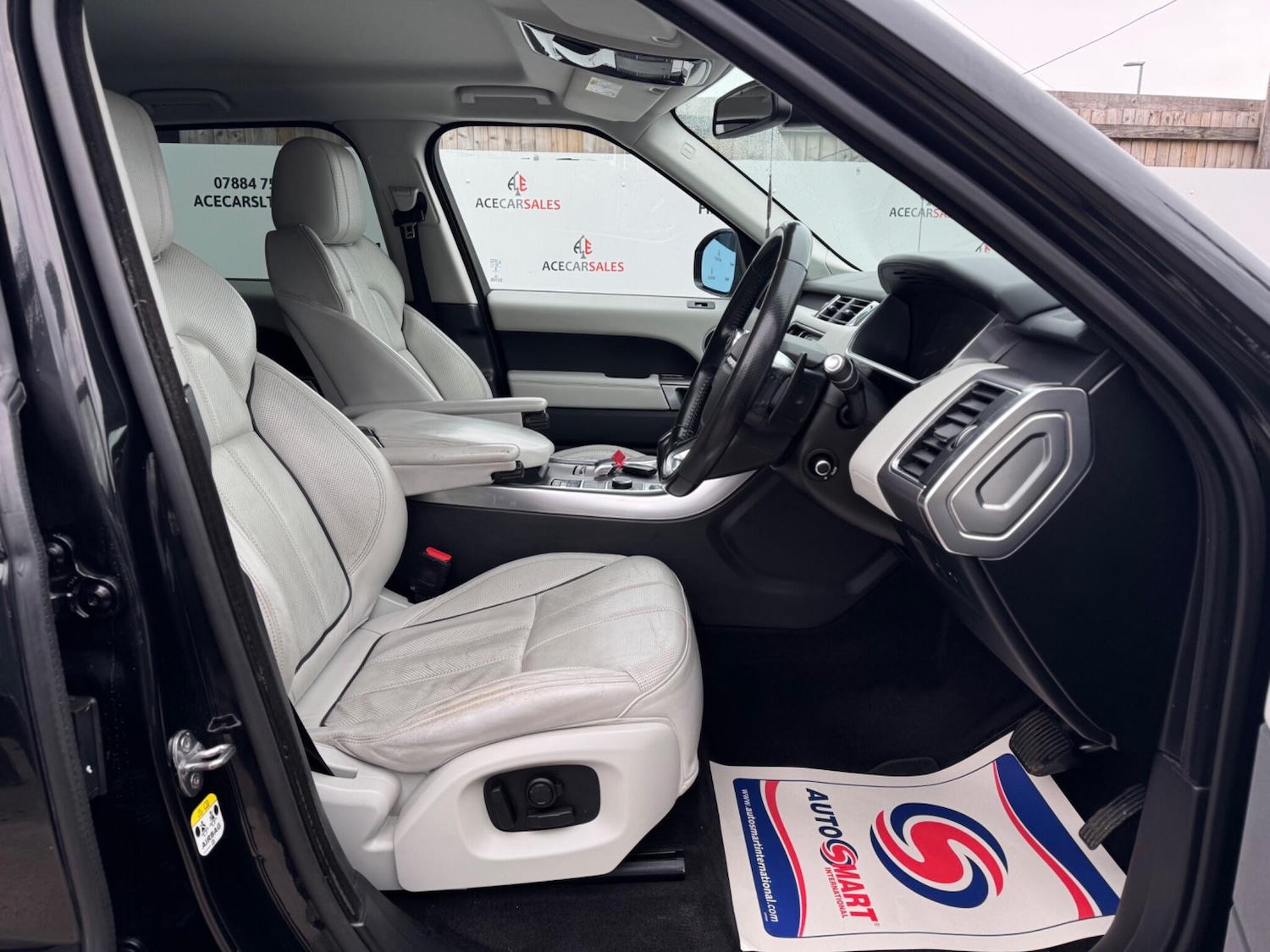 Used Land Rover Range Rover Sport 2015 for sale - 76992515: Photo 11