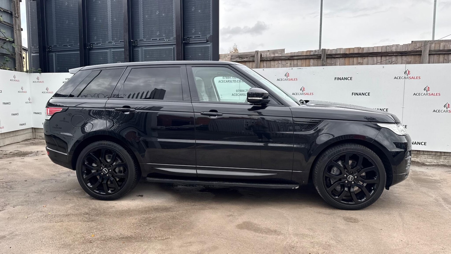 Used Land Rover Range Rover Sport 2015 for sale - 76992515: Photo 9