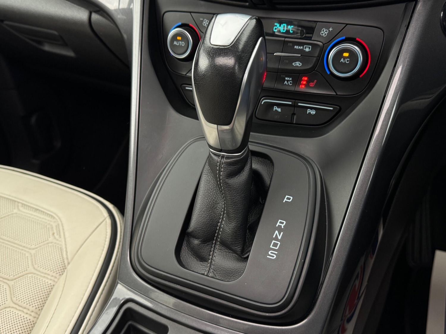 Used Ford Kuga 2017 for sale - 76936099: Photo 26