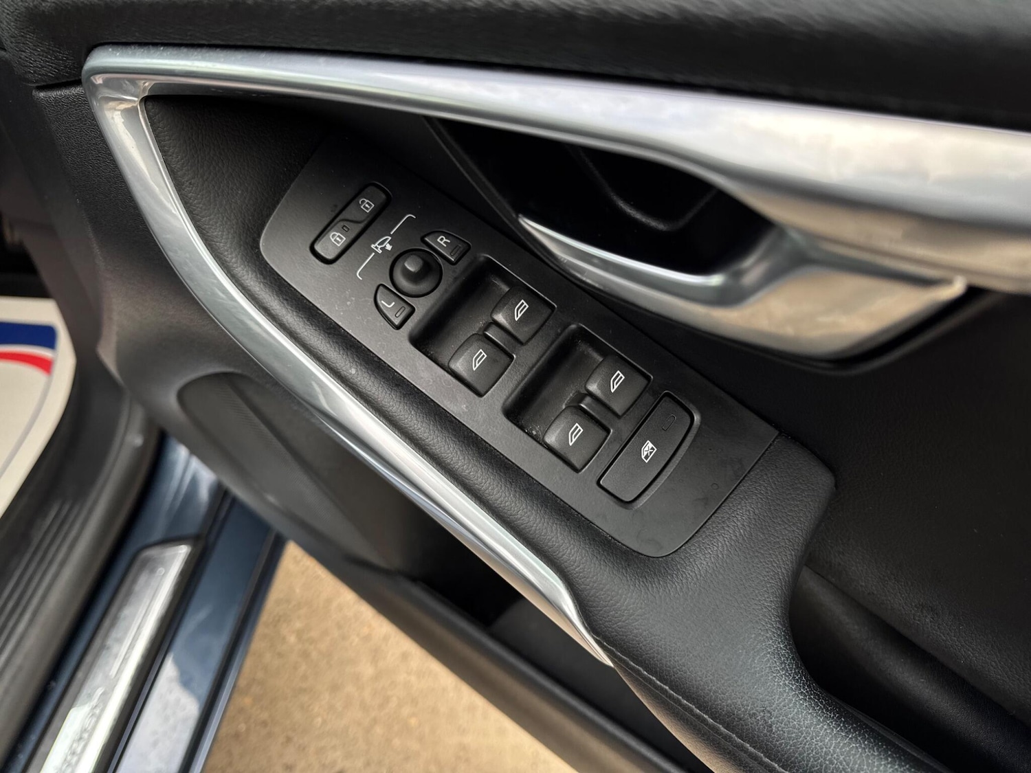 Used Volvo V40 2019 for sale - 76991359: Photo 67