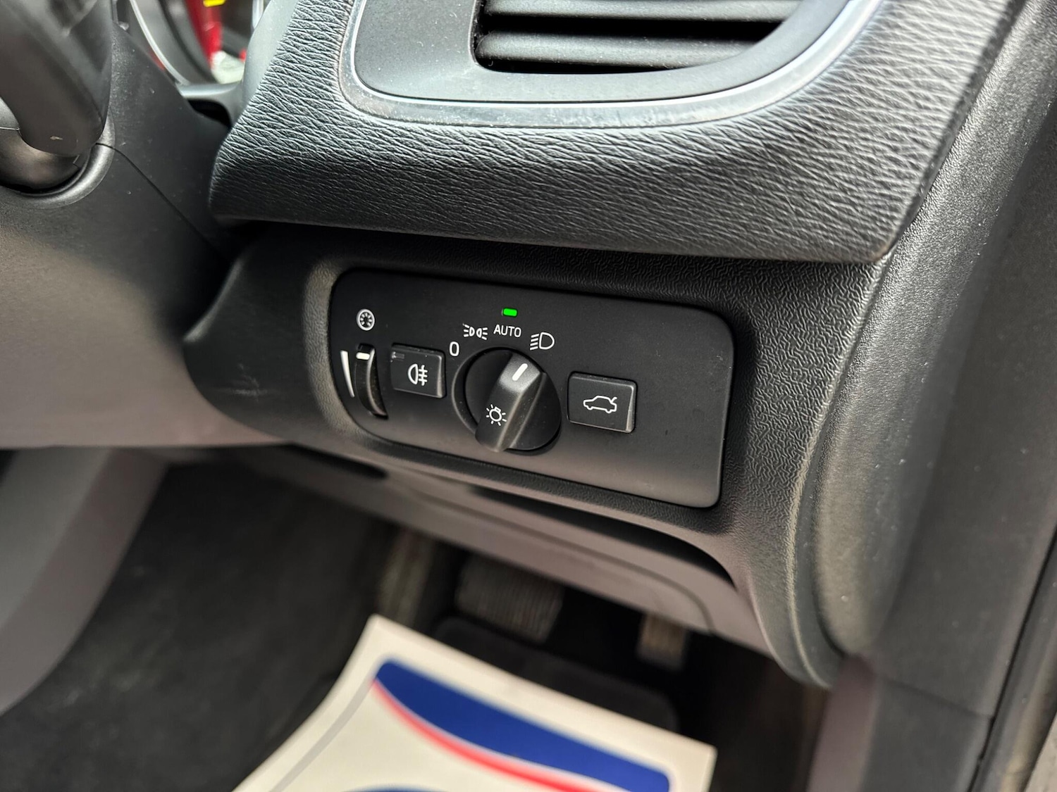 Used Volvo V40 2019 for sale - 76991359: Photo 69