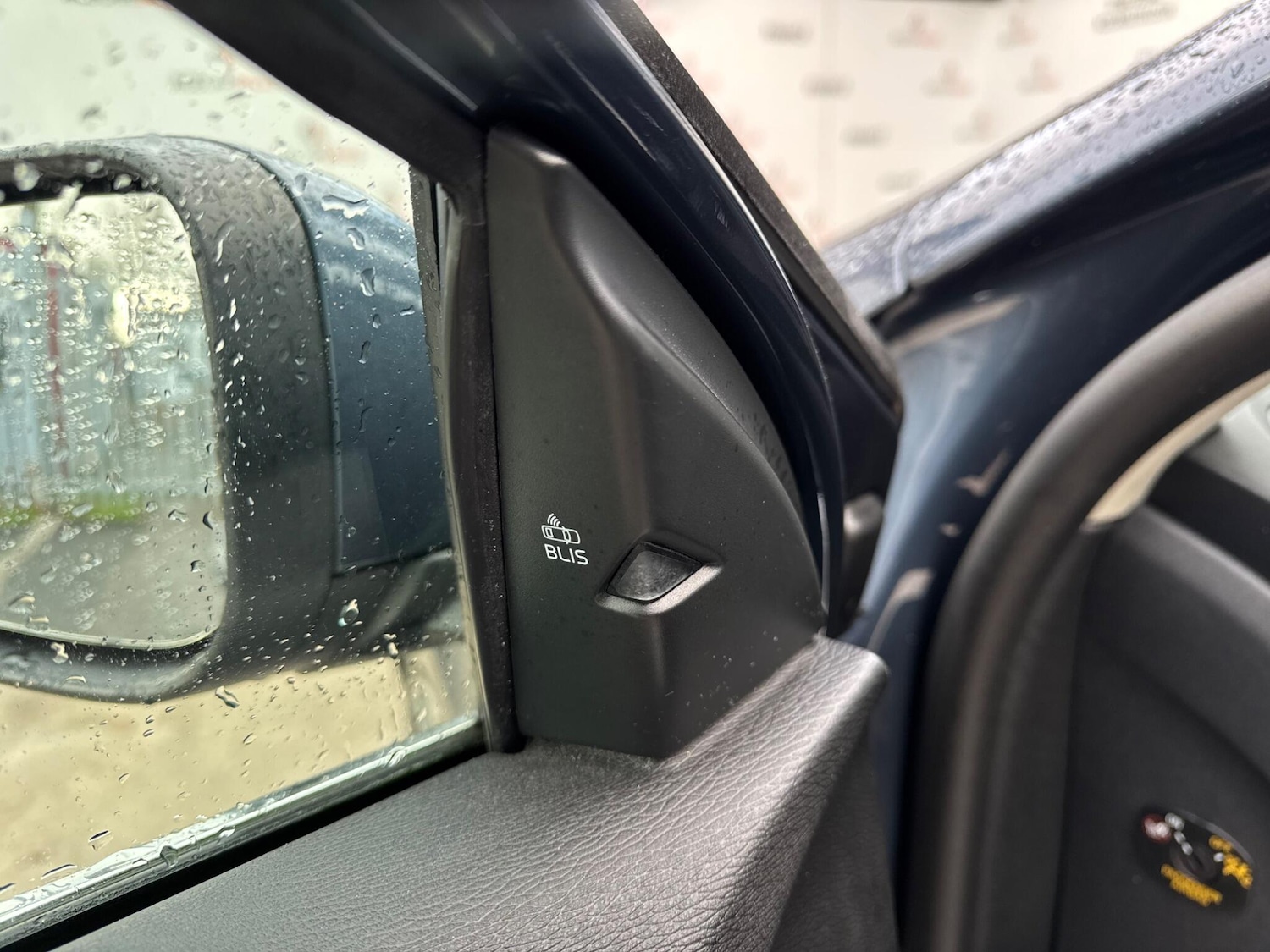 Used Volvo V40 2019 for sale - 76991359: Photo 70