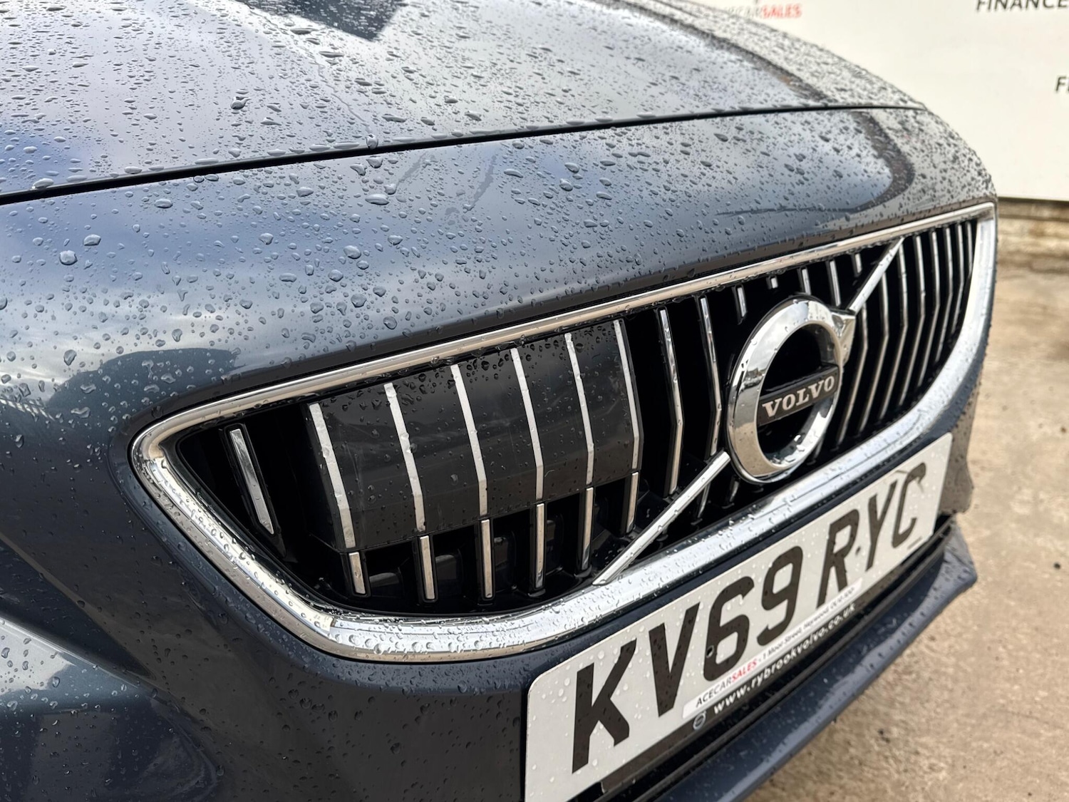Used Volvo V40 2019 for sale - 76991359: Photo 78