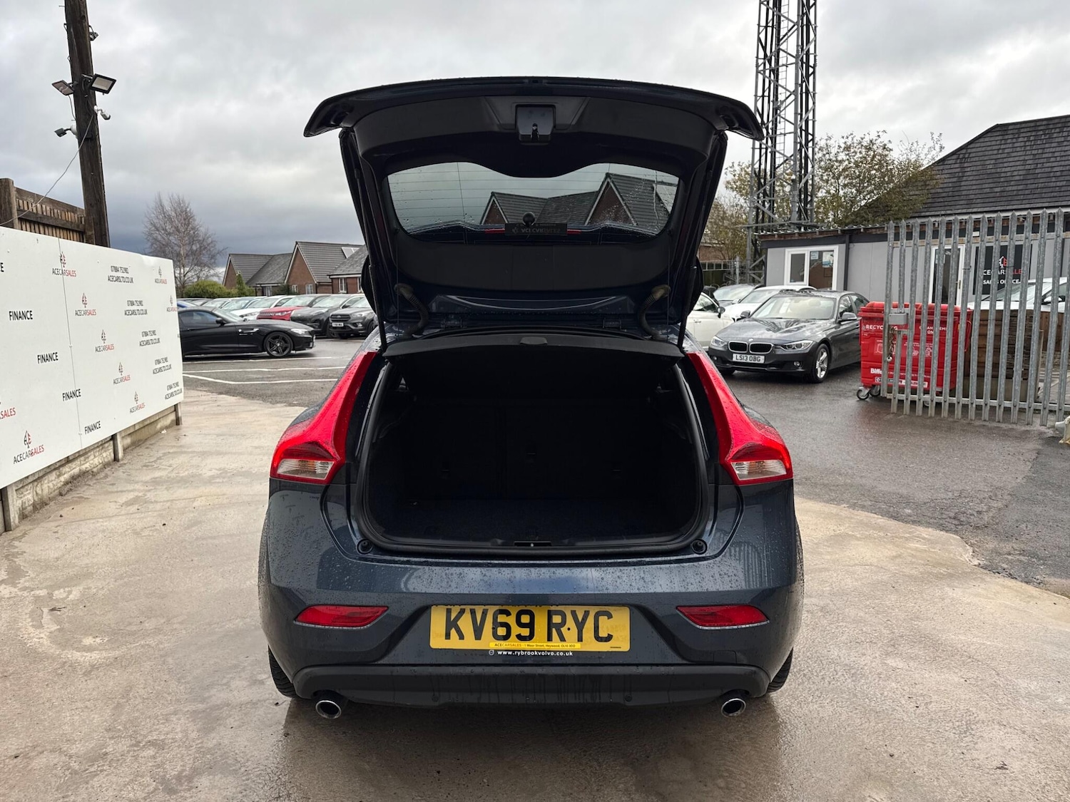 Used Volvo V40 2019 for sale - 76991359: Photo 82