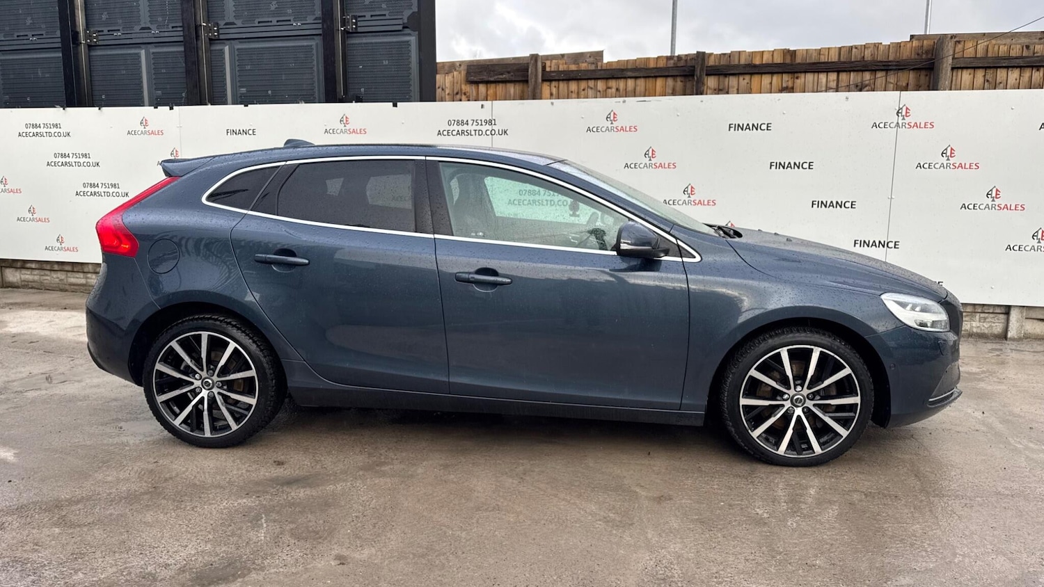 Used Volvo V40 2019 for sale - 76991359: Photo 9