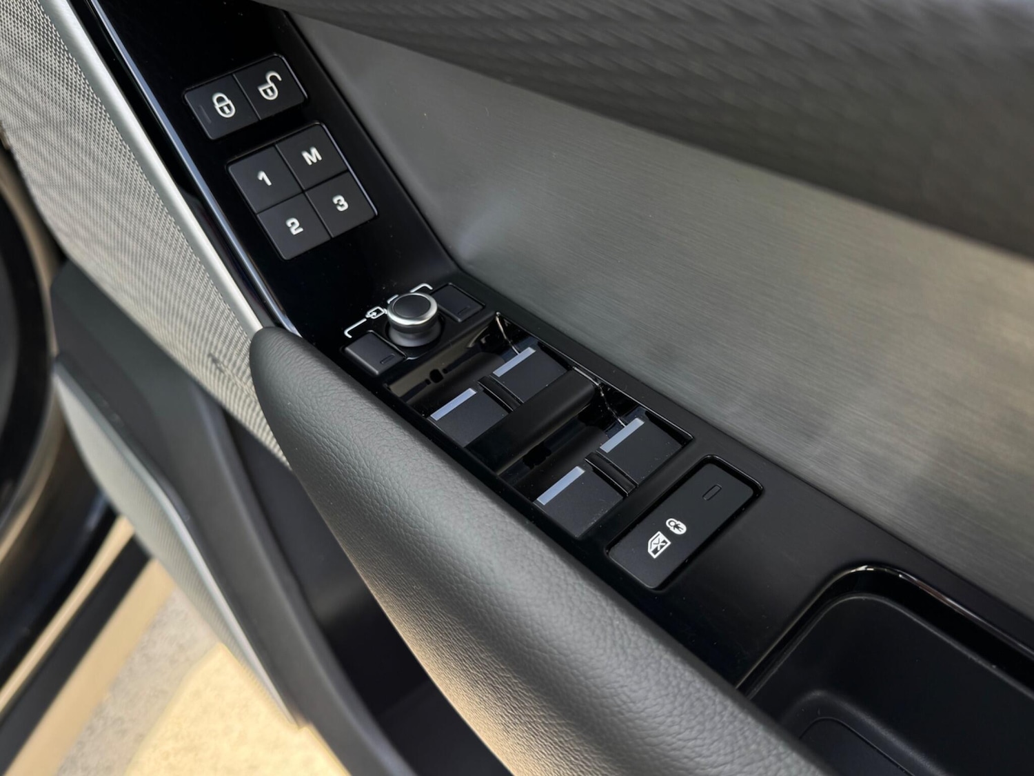 Used Land Rover Range Rover Velar for sale - 78148359: Photo 71