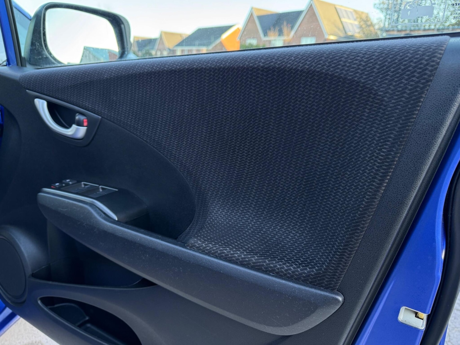 Used Honda Jazz 2015 for sale - 76646236: Photo 40