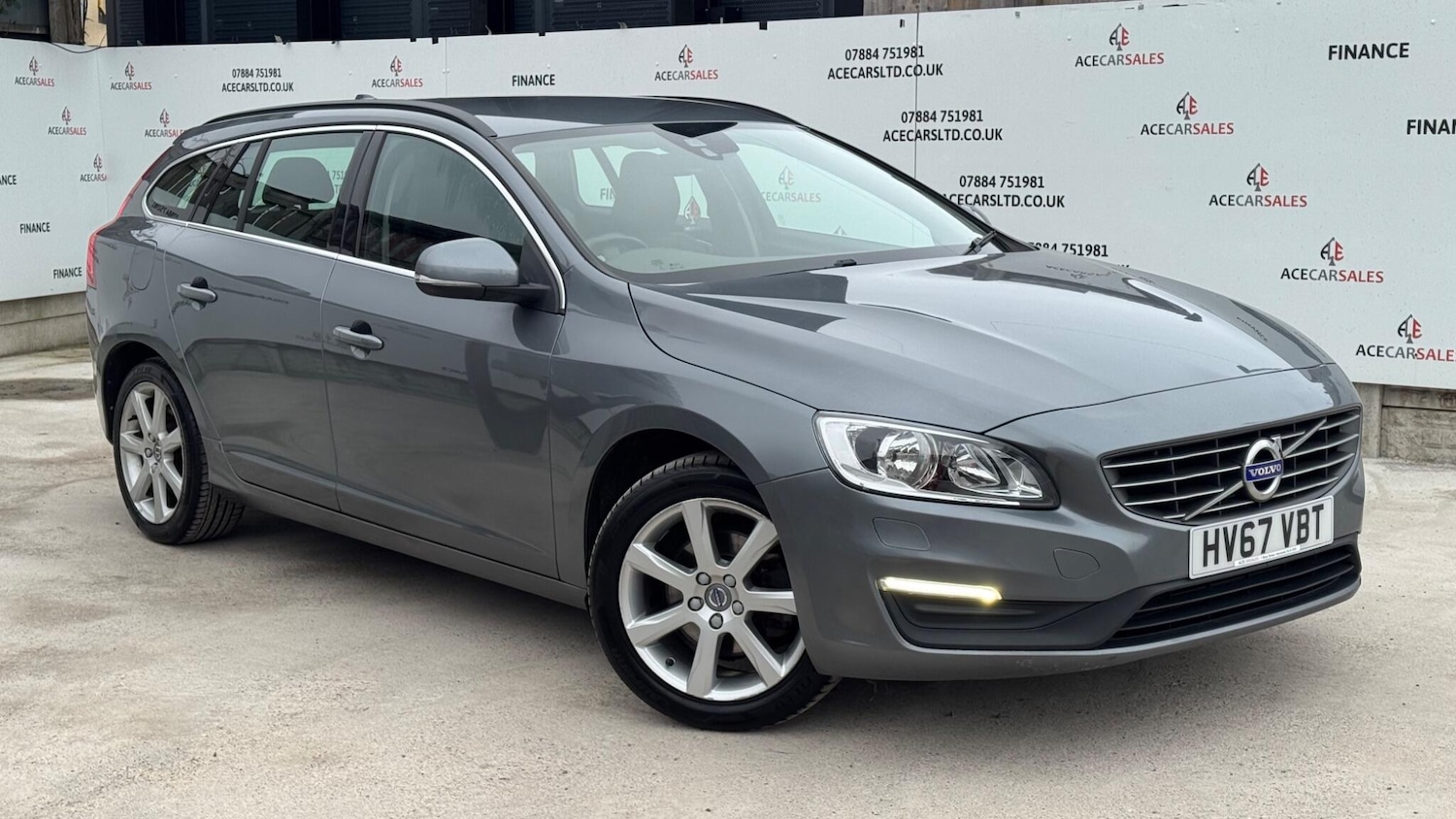 Used Volvo V60 2017 for sale - 77330739: Photo 1