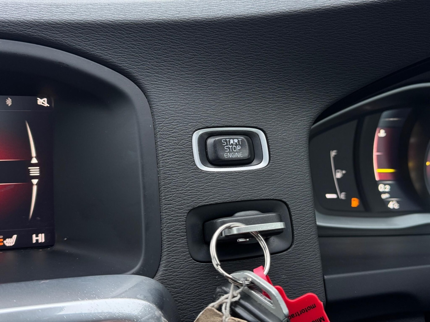 Used Volvo V60 2017 for sale - 77330739: Photo 24