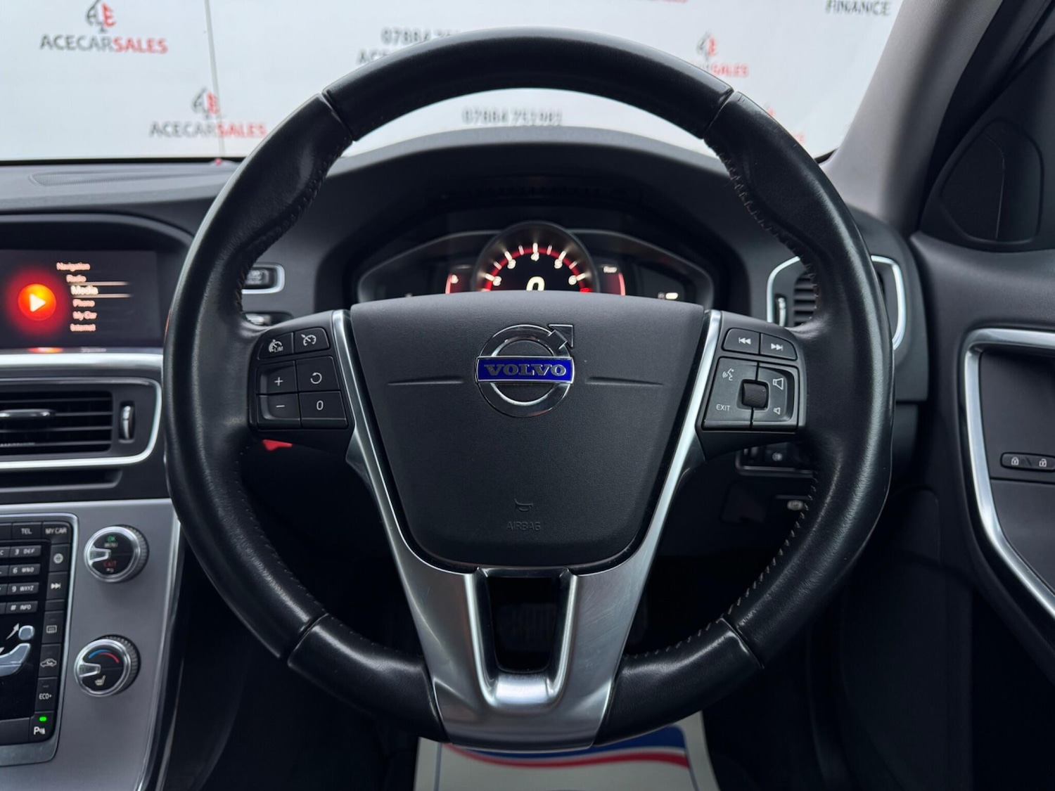 Used Volvo V60 2017 for sale - 77330739: Photo 27