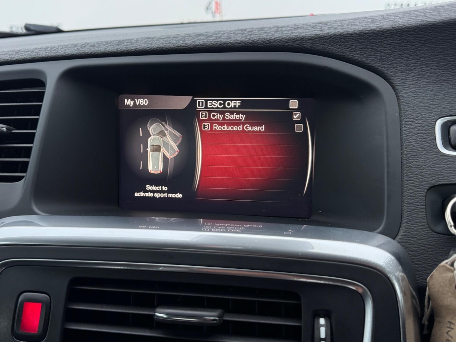 Used Volvo V60 2017 for sale - 77330739: Photo 37