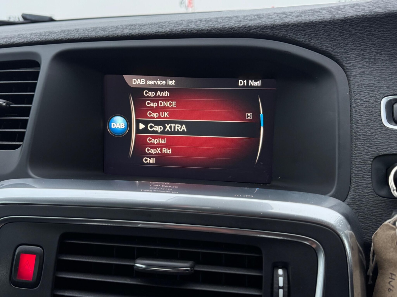 Used Volvo V60 2017 for sale - 77330739: Photo 38