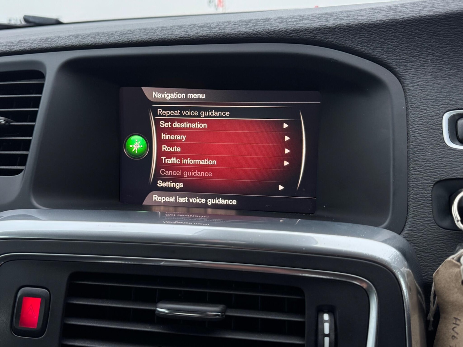 Used Volvo V60 2017 for sale - 77330739: Photo 39