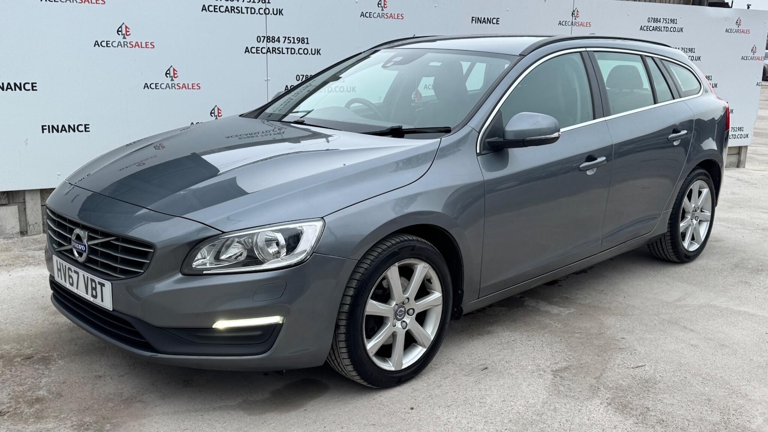 Used Volvo V60 2017 for sale - 77330739: Photo 4