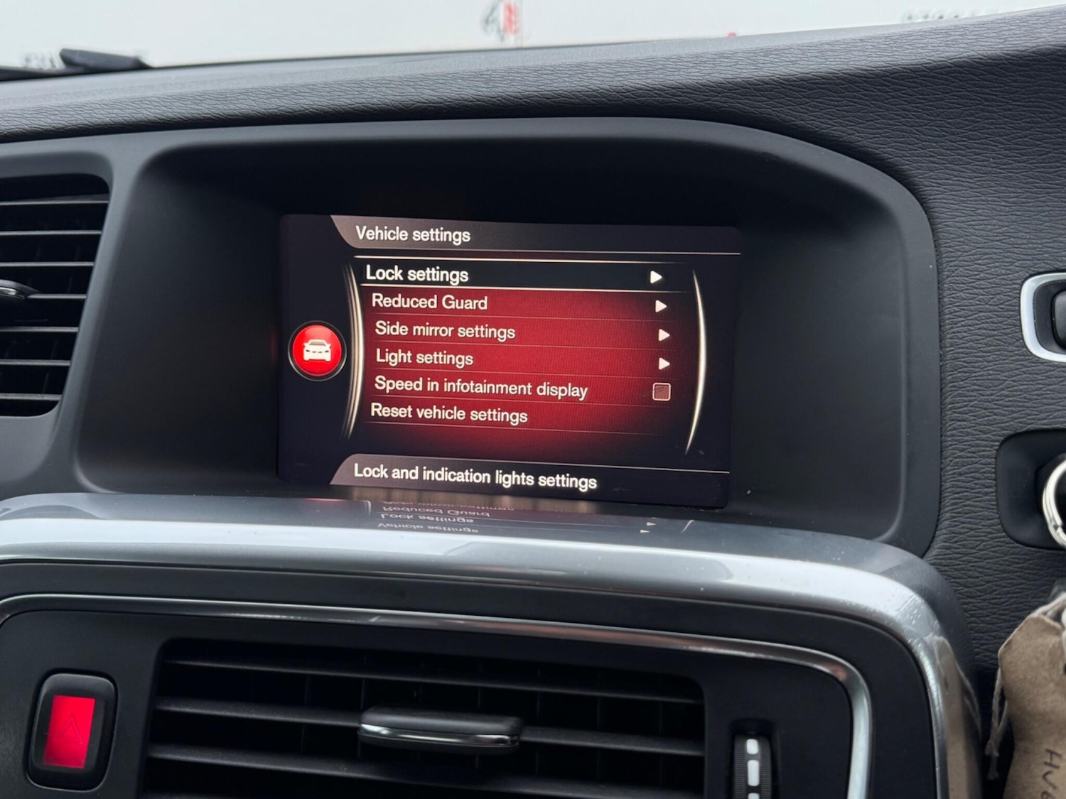 Used Volvo V60 2017 for sale - 77330739: Photo 42