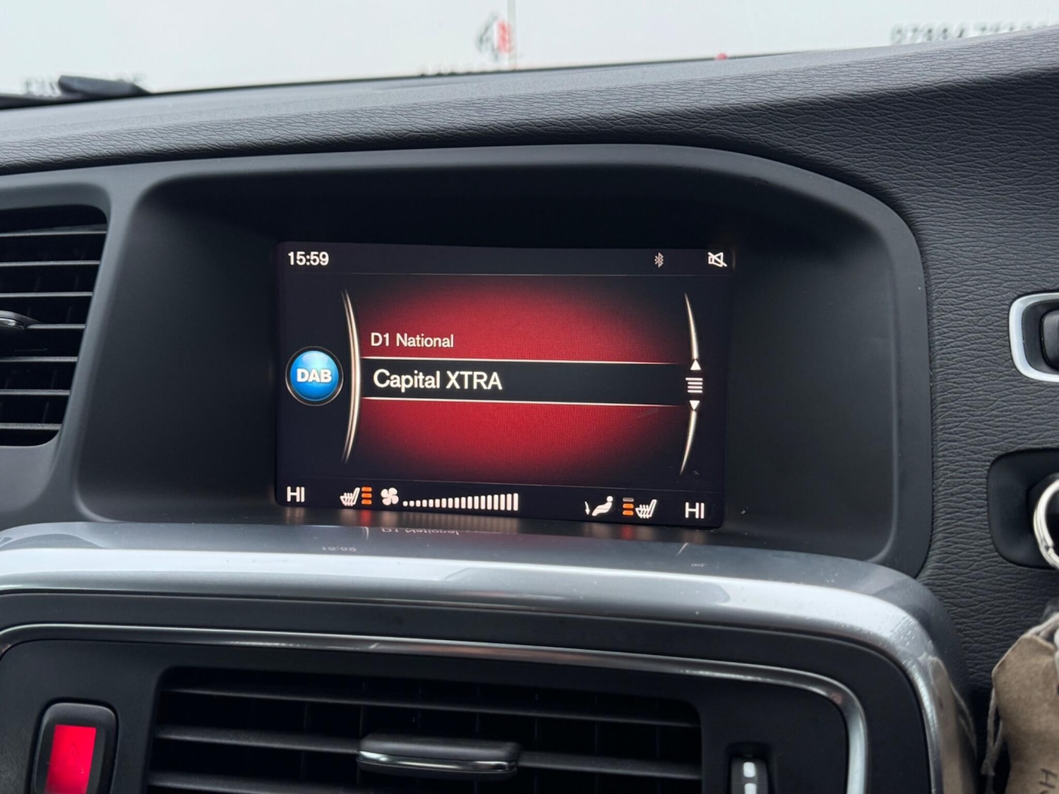 Used Volvo V60 2017 for sale - 77330739: Photo 49