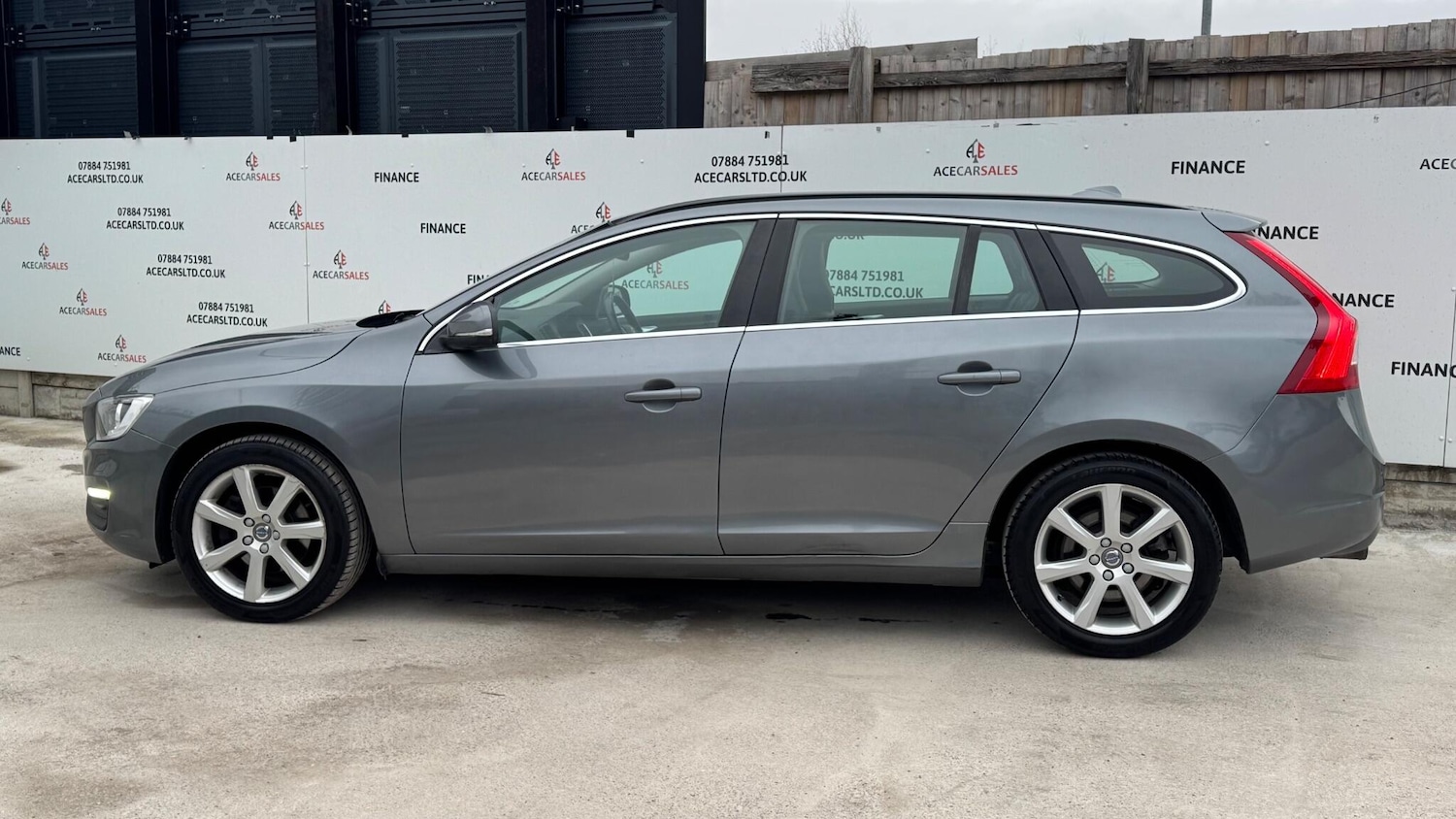 Used Volvo V60 2017 for sale - 77330739: Photo 5