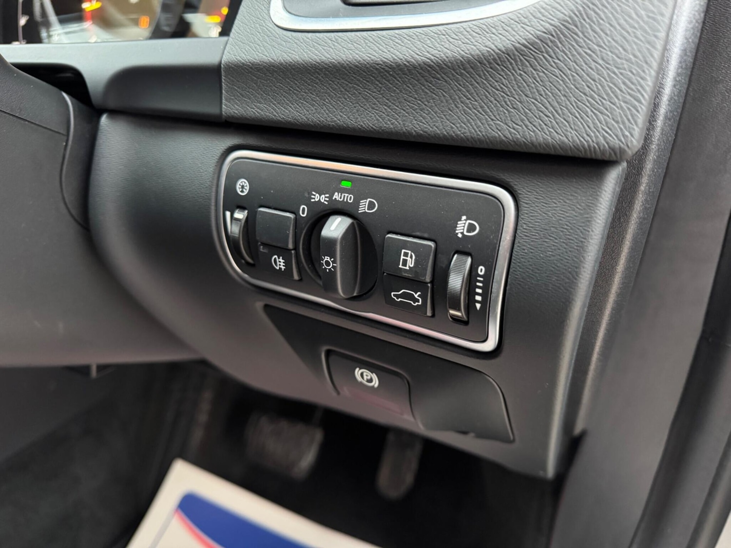 Used Volvo V60 2017 for sale - 77330739: Photo 56