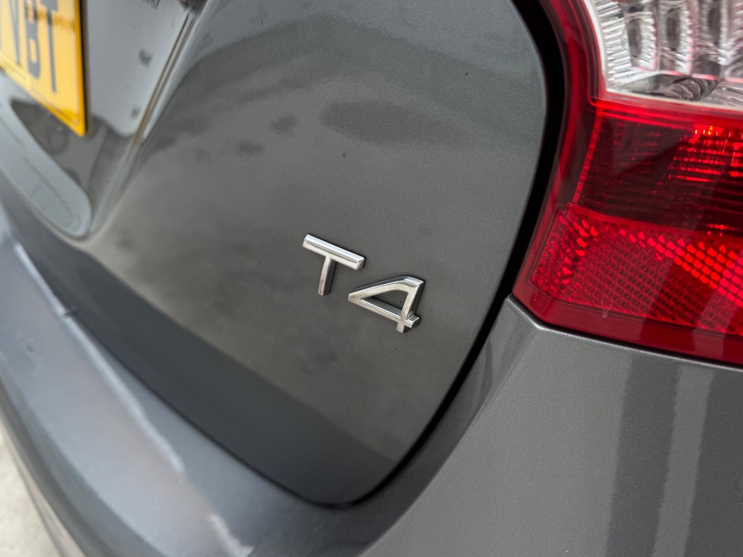 Used Volvo V60 2017 for sale - 77330739: Photo 61