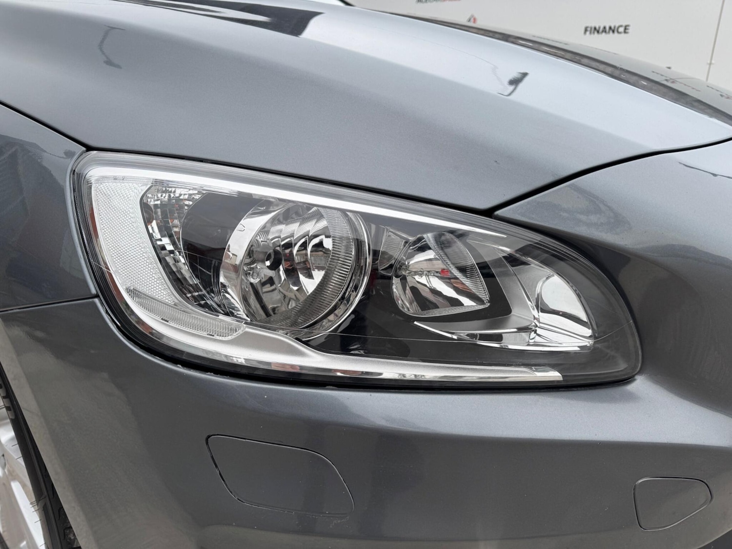 Used Volvo V60 2017 for sale - 77330739: Photo 64