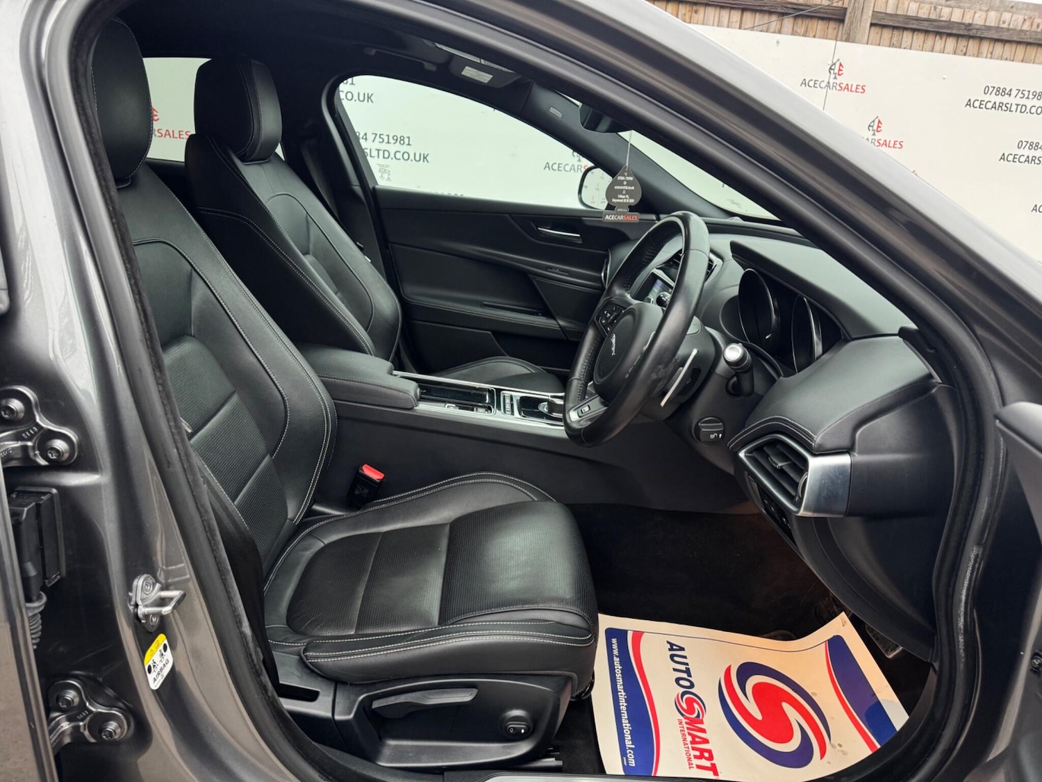 Used Jaguar XE 2018 for sale - 76549677: Photo 11