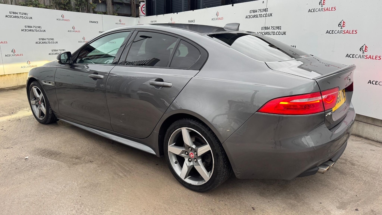 Used Jaguar XE 2018 for sale - 76549677: Photo 6