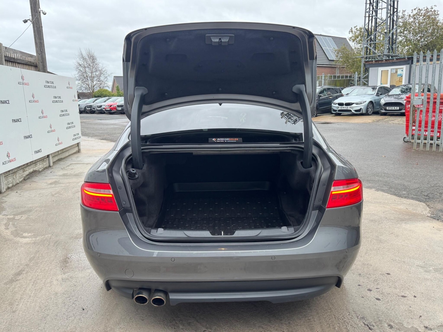 Used Jaguar XE 2018 for sale - 76549677: Photo 72