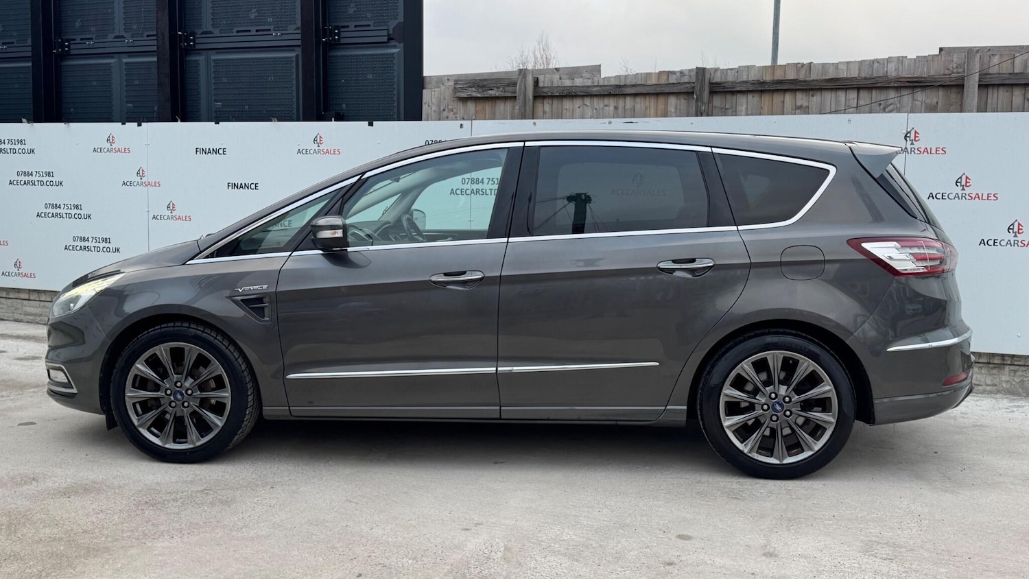 Used Ford S-Max 2017 for sale - 77376227: Photo 5