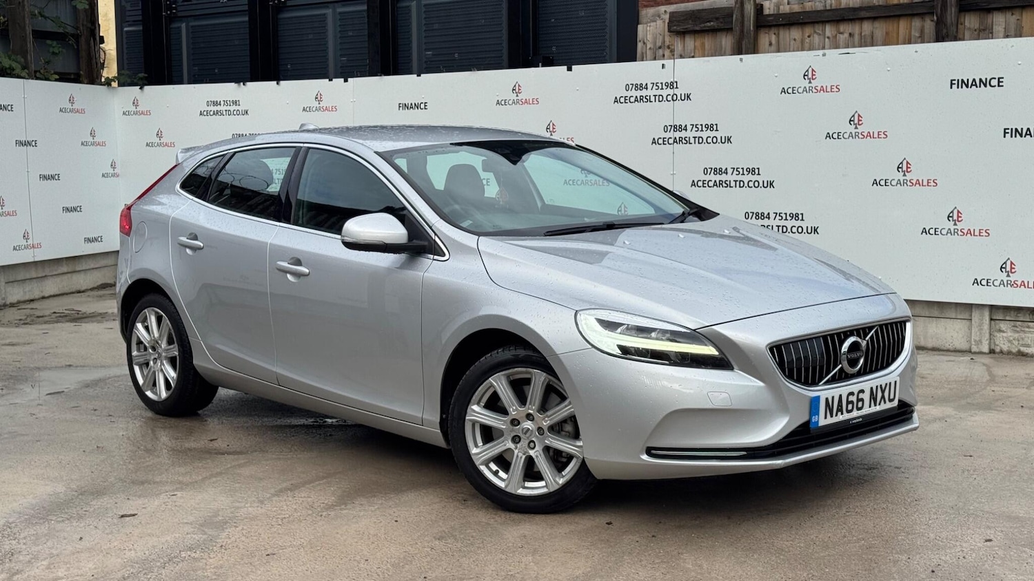 Used Volvo V40 2016 for sale - 76485260: Photo 1