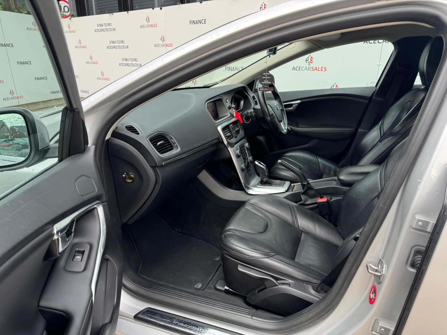 Used Volvo V40 2016 for sale - 76485260: Photo 17