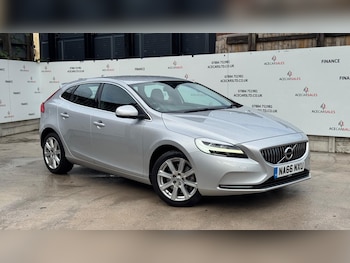 Used Volvo V40 2016 for sale - 76485260: Photo