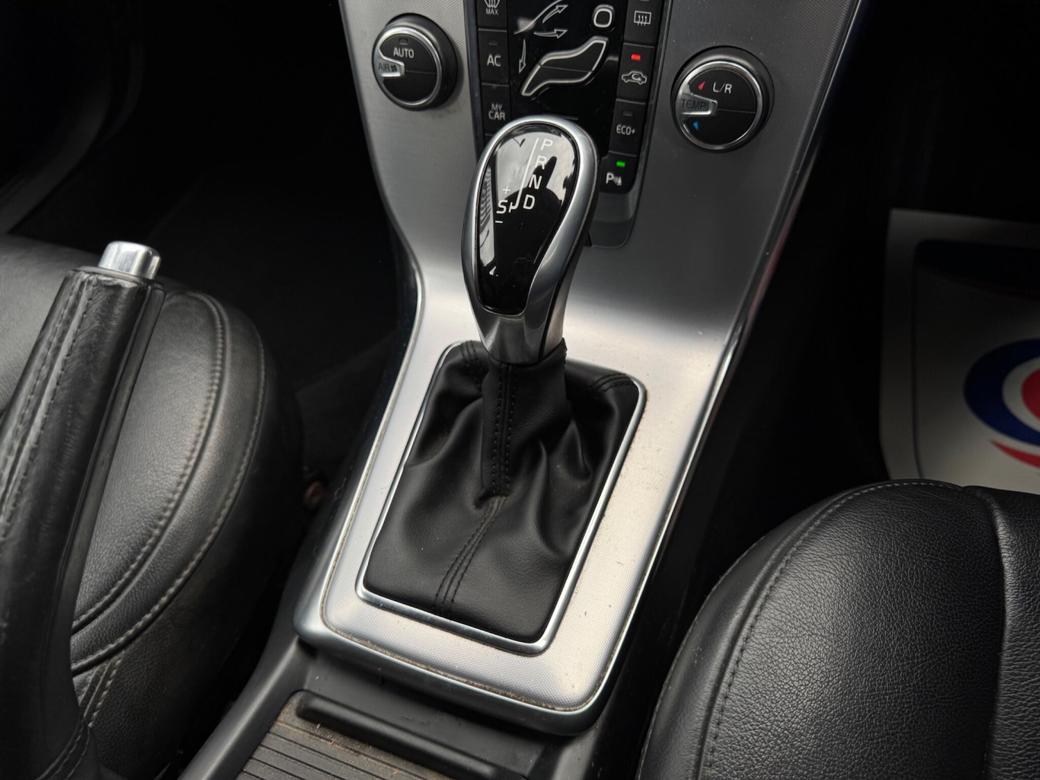 Used Volvo V40 2016 for sale - 76485260: Photo 26